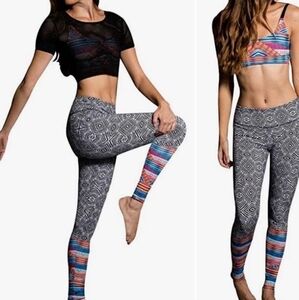 ONZIE Yoga Graphic Leggings 229 Tribal Effect (Tribal Effect, Medium)